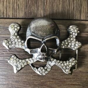 Like New Hot Topic Pirate Skull & Crossbones Rhinestone Belt Buckle